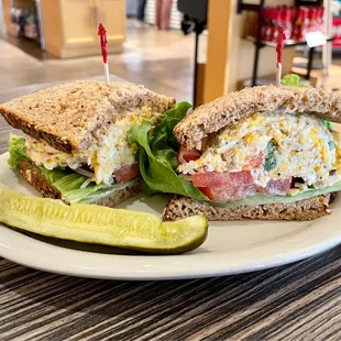 Peppered pimento cheese sandwich