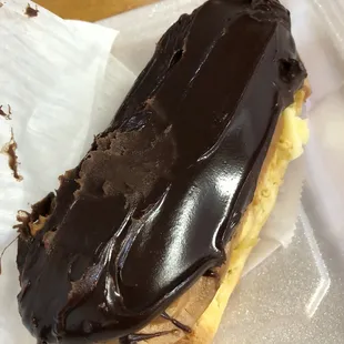 8-9 inch eclair
