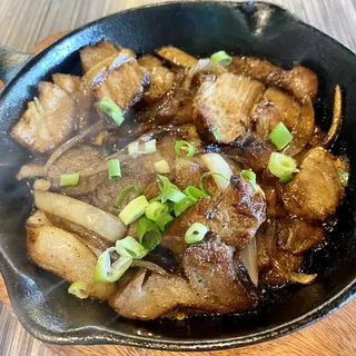 Kiawe Smoked Meat & Onions