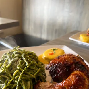 Tallarin Verde Con Pollo a La Brasa