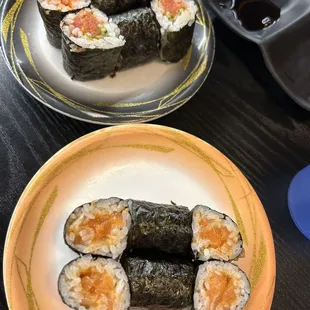 spicy tuna and spicy salmon roll
