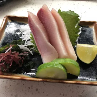 Hamachi sashimi