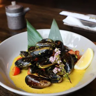 Saffron Mussel