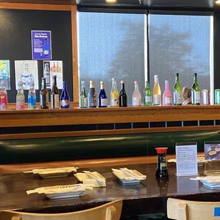 sushi and sashimi, interior