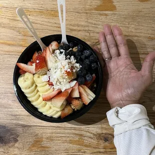 The acai with granola combined in the bowl. Again, very generous amount!