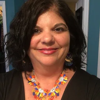 Laura R.