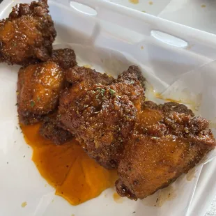 Honey spicy wings, Wednesday special $10