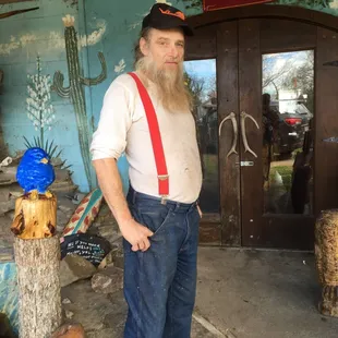 1/17/16. Sunday afternoon drive with no clear agenda leads us here. The coolest place on Planet Earth. Maybe? Rick Kuper-Chainsaw artist!