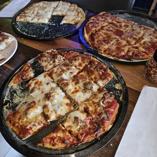 Chicago Thin Crust at it best in Florida, Yes Florida!!