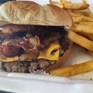 Memphian Cheeseburger. Pretty fucking solid burger.