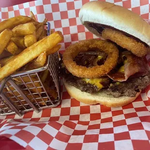 Memphian Burger / Fries