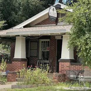 Cute exterior, porch vibes are immaculate.