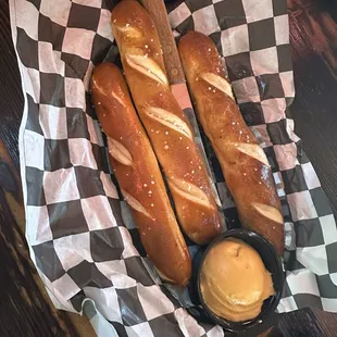 pretzels with beer cheese