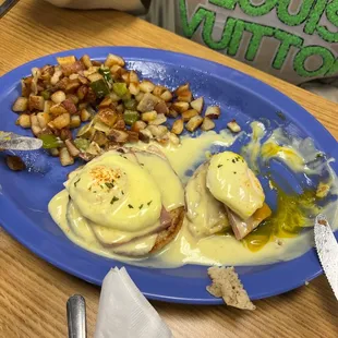 Eggs Benedict so amazing. The young server is am amazing young man. Super fast and happy service. Thanx again. Love this place.