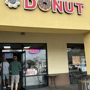 the front of a donut shop