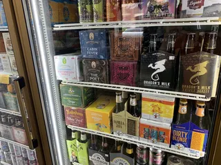 Manny's Liquor & Wine Store