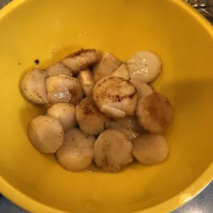 1lb sea scallops after we cooked them