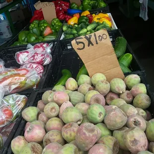 Cactus fruit. These ones are unripw so you have to cook or pickle.