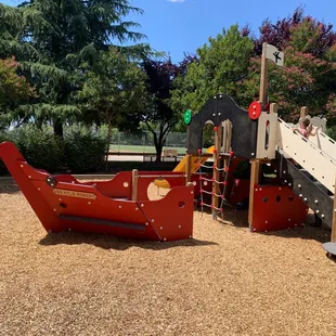 Little kids pirate ship