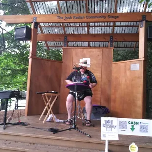 Jim Dorman playing the Flying Saucer...on the Josh Kadish Community Stage. Nice!