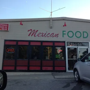 a view of the outside of a mexican food restaurant