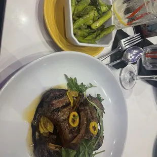 Lamb chops and asparagus