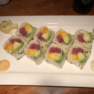 Tuna Mango Roll