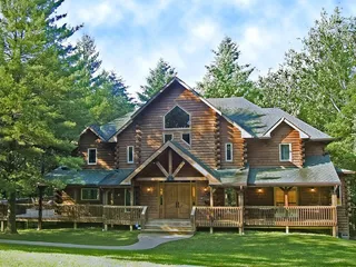 Eagle's Nest Lodge