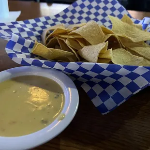Chips &amp; Queso