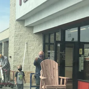 Helping my dad load up my moms mother day gift for tomorrow