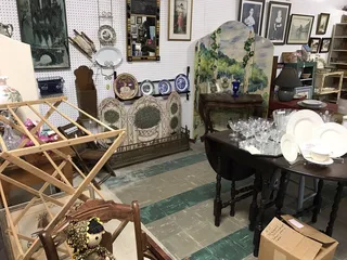 Ruby Rooster Antique Mall