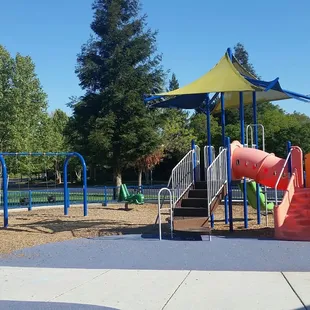 Younger Children play area/swing set