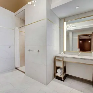 Guest room bath