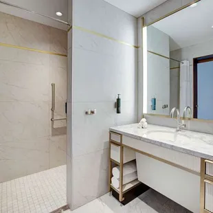 Guest room bath