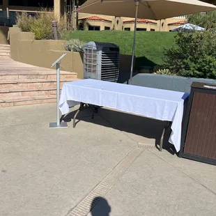 No towels. Second day in a row where they ran out at the Hilton "resort."