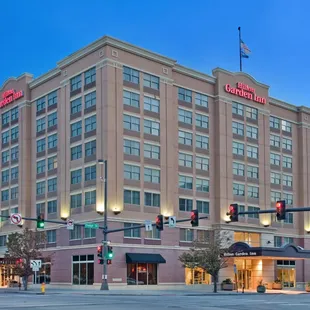 Newly-renovated Hilton Garden Inn Omaha Downtown/Old Market Area is minutes from Century Link Center.