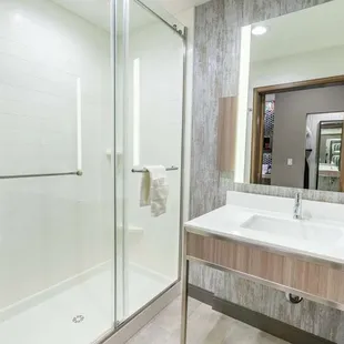Guest room bath