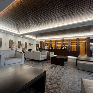 3/7/23 nice clean spacious lobby