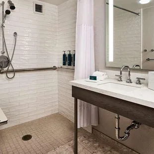 Guest room bath