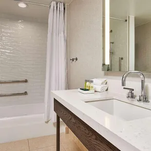 Guest room bath