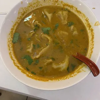 Himalayan Chicken Jhol MoMo