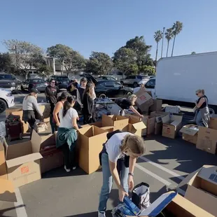 Let's work together make it happen help stop the Los Angeles fire