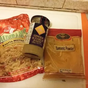 Crunchy mix turmeric garlic/ginger paste