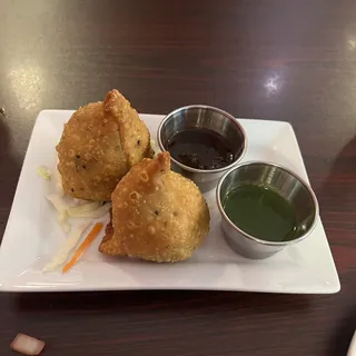 2 Vegetable Samosa