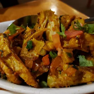 Kataar-aaloo ($15), vegan by default. Delicious jackfruit dish. Nicely done.