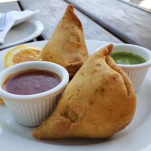 Samosa ($6). Nicely done.
