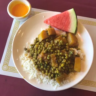 Aloo and Kerau Curry (Peas and Potato)