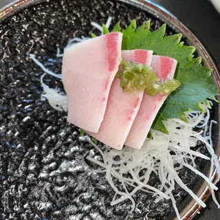 Hamachitoro Sashimi