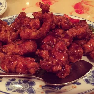 General Tso&apos;s chicken - always a favorite. Giant dinner portion