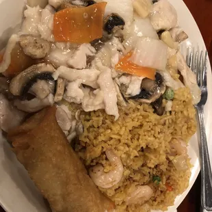 Moo Goo Gai Pan Combo plate